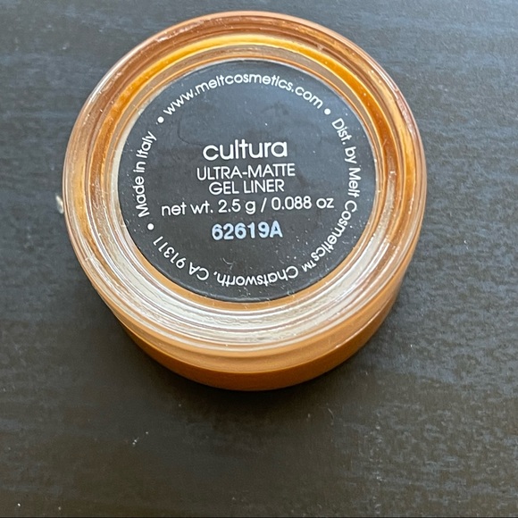 Melt Cosmetics Gel Eyeliner in Limited Edition shade Cultura, Amor Eterno - Picture 2 of 3